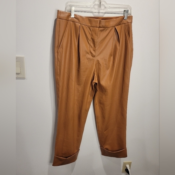 Trina turk size m vegan leather nutmeg colored cuffed pants - Picture 5 of 7